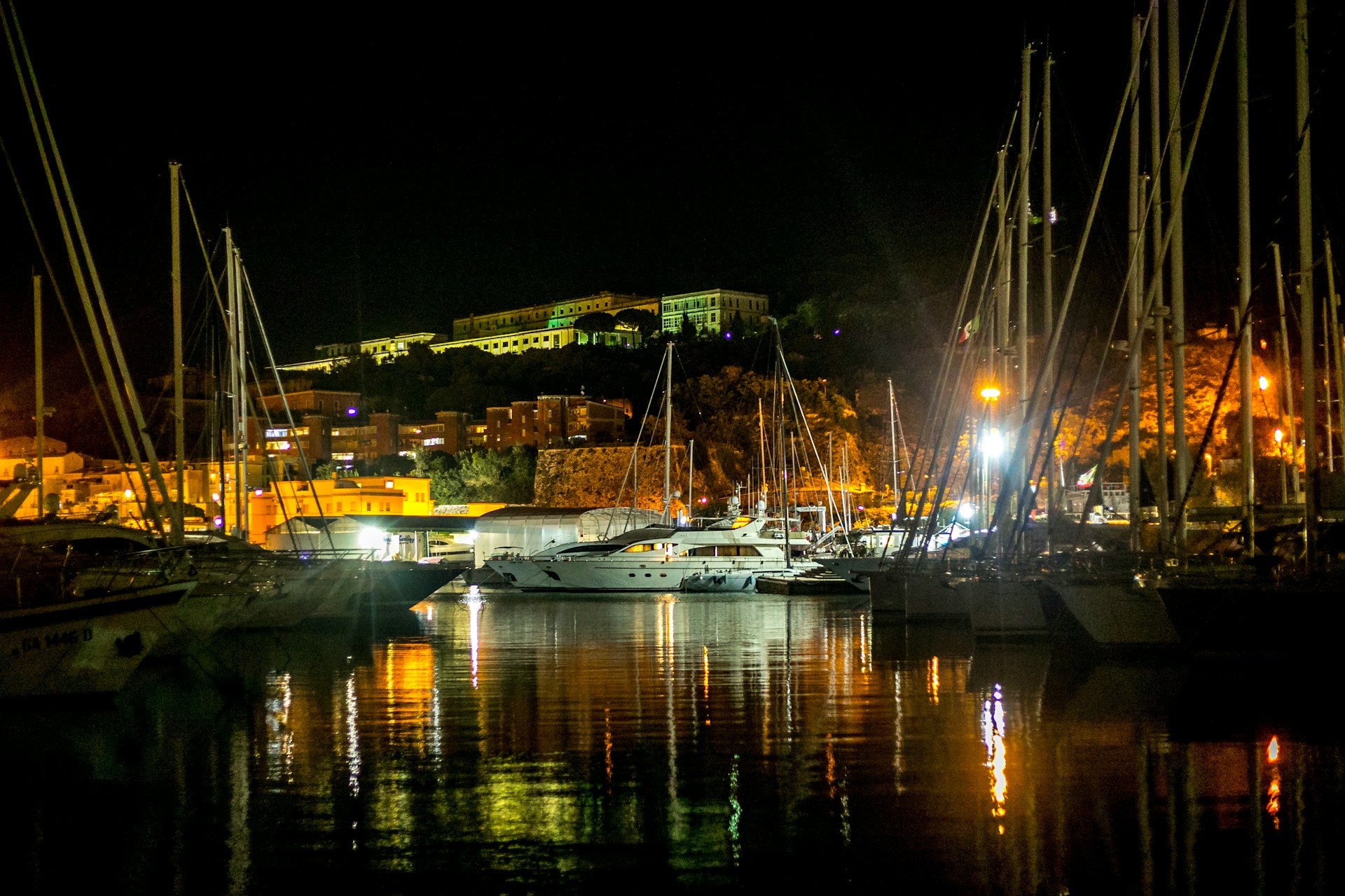 gaetas hamn natt